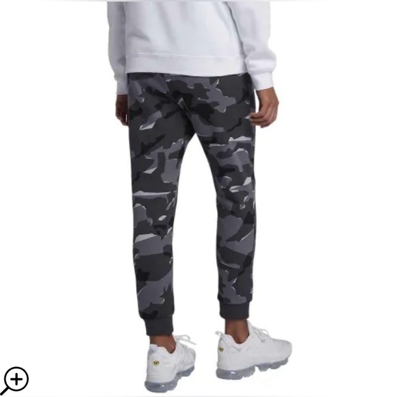 Mens Nike Sportswear Club Camo Joggers Large Like NEW - Picture 2 of 13